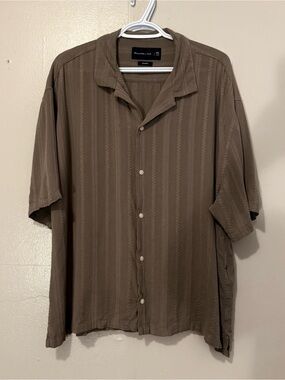 Abercrombie & Fitch Brown Short-Sleeve Camp Collar Shirt